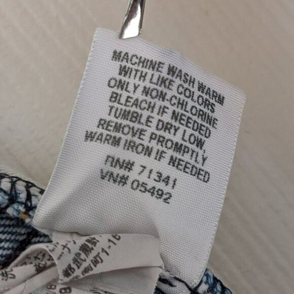 L.L. Bean Original/Traditional Fit Jeans - Size 8 - Picture 9 of 13